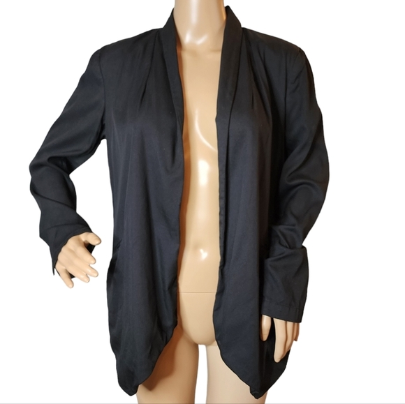 HATCH Maternity black open front drape blazer. Pockets. Size 1 - Picture 7 of 16